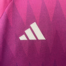 camisa-camiseta-alemanha-selecao-selecao-alema-alema-adidas-versao-versao-torcedor-masculina-24-25-away-fora-ii-secundaria-2-branca-branco-rosa-roxa-roxo_7