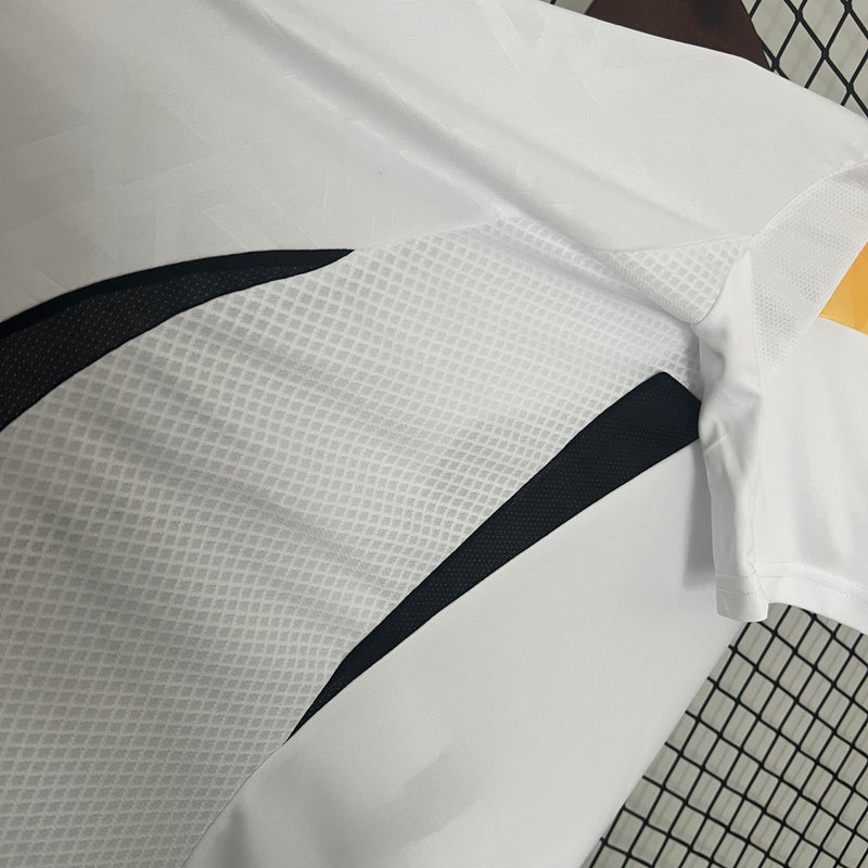 camisa-camiseta-alemanha-selecao-selecao-alema-alema-adidas-versao-versao-torcedor-masculina-24-25-home-casa-i-principal-1-branca-branco-amarela-amarelo-preta-preto-vermelha-vermelho_8d3656d6-d9a3-41d1-bb63-adbad229f513