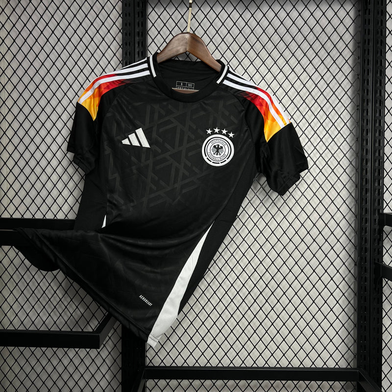 camisa-camiseta-alemanha-selecao-selecao-alema-alema-adidas-versao-versao-torcedor-masculina-24-25-treino-pre-pre-jogo-branca-branco-preta-preto-amarela-amarelo-laranja_4