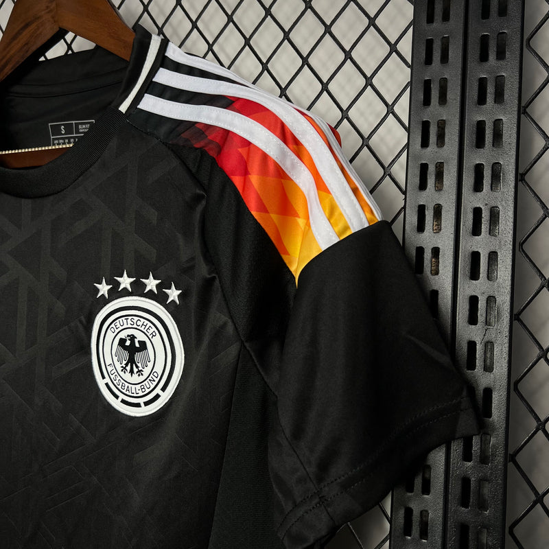 camisa-camiseta-alemanha-selecao-selecao-alema-alema-adidas-versao-versao-torcedor-masculina-24-25-treino-pre-pre-jogo-branca-branco-preta-preto-amarela-amarelo-laranja_5