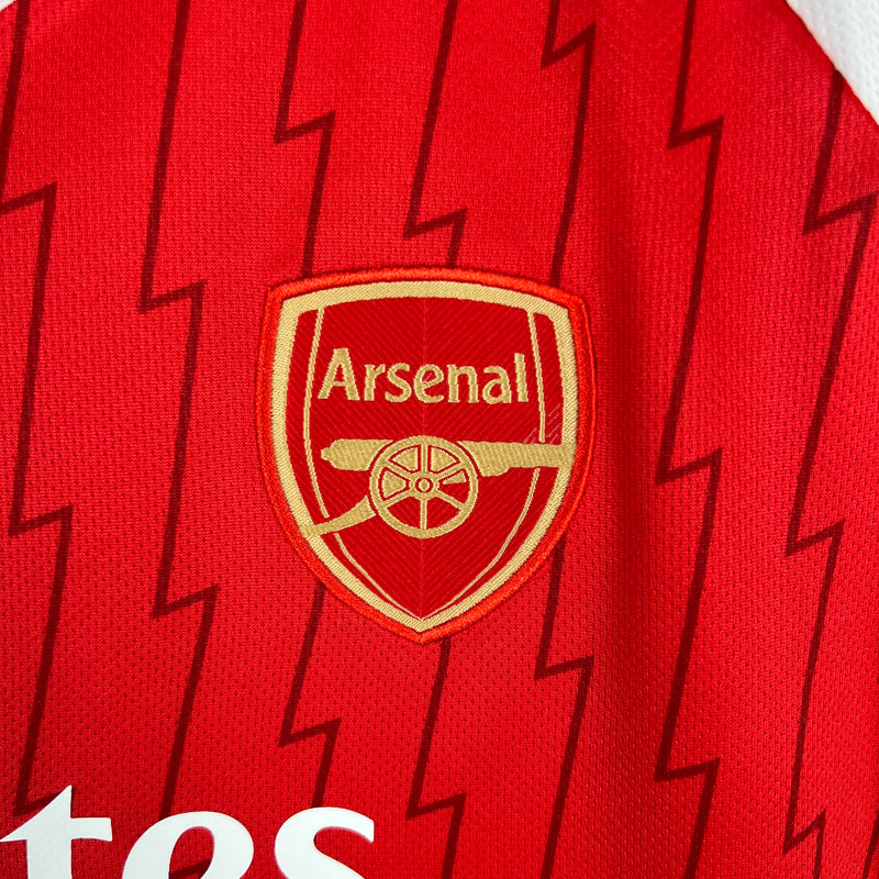 camisa-camiseta-arsenal-adidas-emirates-fly-better-versao-versao-torcedor-feminina-23-24-home-casa-i-principal-1-branca-branco-dourado-dourada-vermelha-vermelho_5