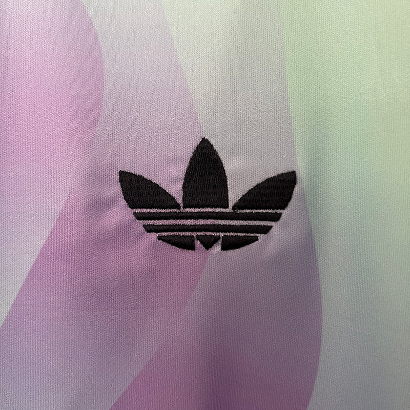 camisa-camiseta-arsenal-adidas-emirates-fly-better-versao-versao-torcedor-masculina-24-25-third-away-fora-iii-terceira-3-roxo-roxa-azul-claro-clara-lilas-lilas_3
