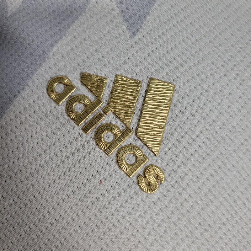 camisa-camiseta-arsenal-adidas-fly-better-emirates-versao-versao-jogador-masculina-23-24-edicao-edicao-especial-branca-branco-vermelho-vermelha-dourada-dourado-ouro_7