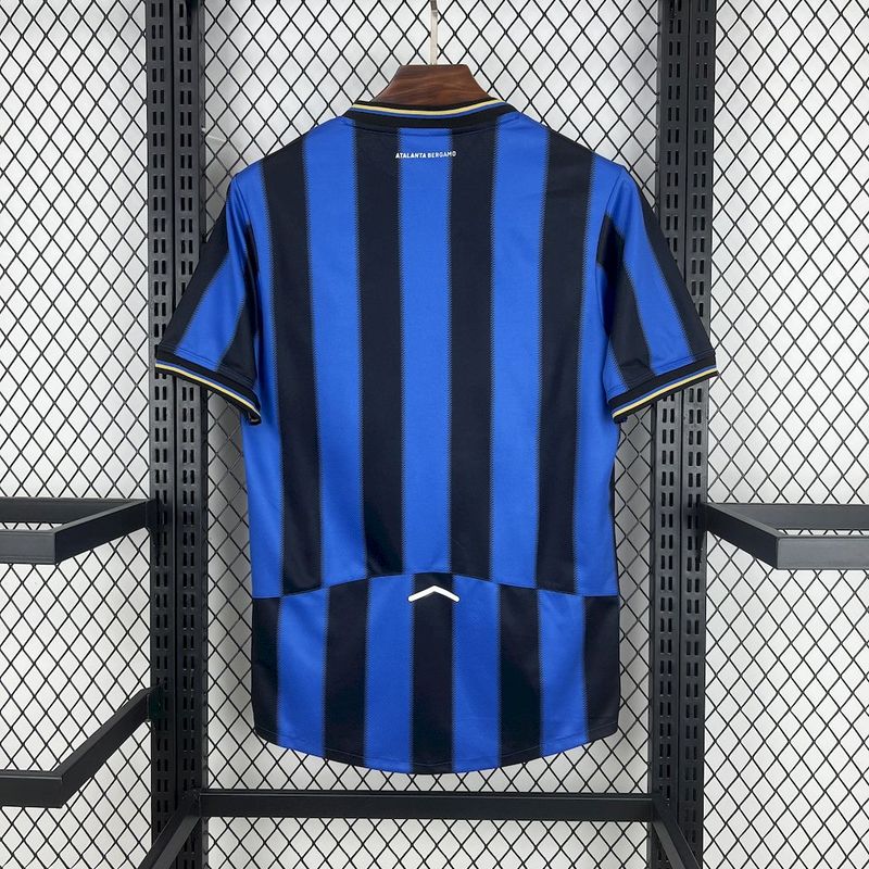 camisa-camiseta-atalanta-nb-new-balance-versao-torcedor-masculina-25-26-home-casa-i-principal-1-azul-preta-preto_6