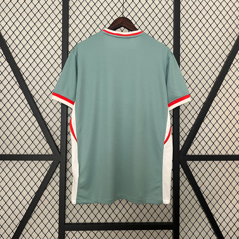 camisa-camiseta-atletico-atletico-de-madrid-nike-riyadh-air-versao-versao-torcedor-masculina-24-25-away-fora-ii-secundaria-2-verde-vermelha-vermelho-branca-branco-antoine-griezmann_5