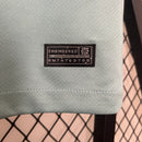 camisa-camiseta-atletico-atletico-de-madrid-nike-riyadh-air-versao-versao-torcedor-masculina-24-25-away-fora-ii-secundaria-2-verde-vermelha-vermelho-branca-branco-antoine-griezmann_6