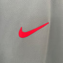 camisa-camiseta-atletico-atletico-de-madrid-nike-riyadh-air-versao-versao-torcedor-masculina-24-25-away-fora-ii-secundaria-2-verde-vermelha-vermelho-branca-branco-antoine-griezmann_9