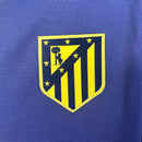 camisa-camiseta-atletico-de-madrid-nike-riyadh-air-versao-torcedor-masculina-25-26-away-fora-ii-secundaria-2-branca-branco-amarela-amarelo-azul-vermelha-vermel_3