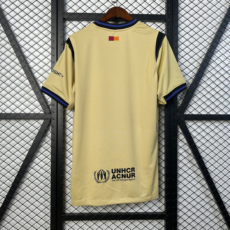 camisa-camiseta-barcelona-kobe-sheath-mamba-mentality-bryant-spotify-versao-torcedor-masculina-25-26-away-fora-ii-secundaria-2-azul-preta-preto-amarela-amarelo-bege_7
