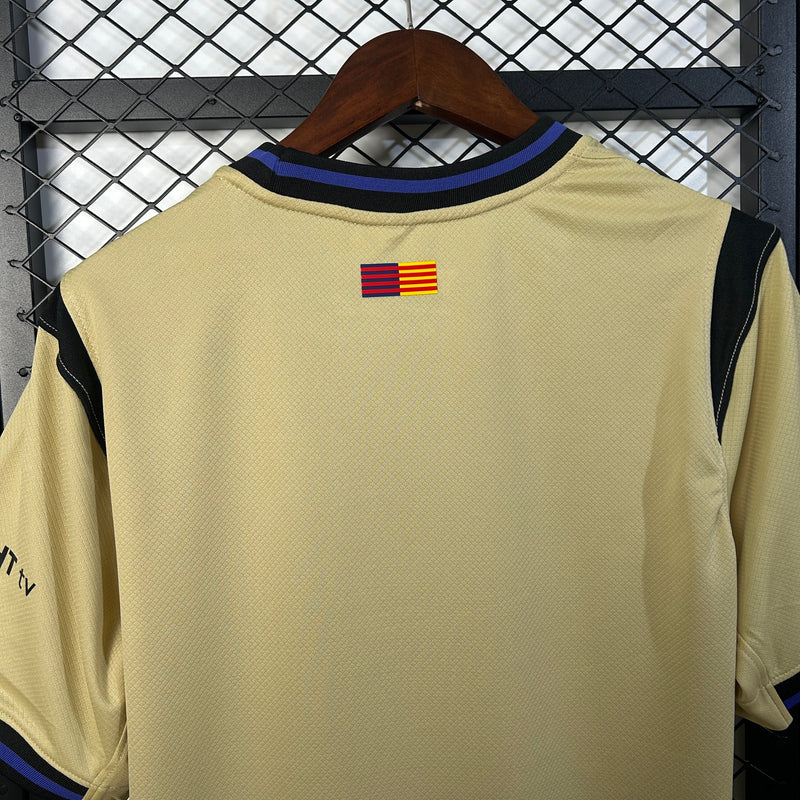 camisa-camiseta-barcelona-kobe-sheath-mamba-mentality-bryant-spotify-versao-torcedor-masculina-25-26-away-fora-ii-secundaria-2-azul-preta-preto-amarela-amarelo-bege_8