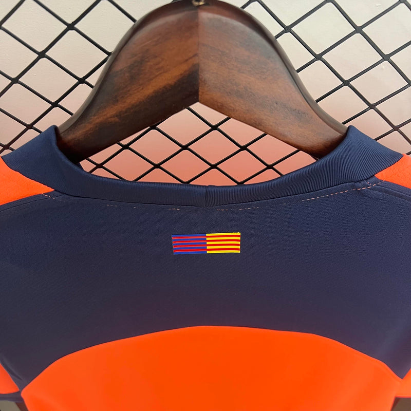 camisa-camiseta-barcelona-nike-spotify-versao-torcedor-masculina-25-26-third-away-fora-iii-terceira-3-azul-laranja_10