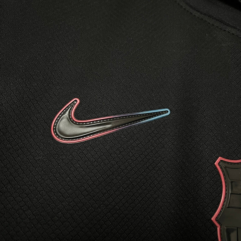 camisa-camiseta-barcelona-nike-spotify-versao-versao-torcedor-masculina-24-25-away-fora-ii-secundaria-2-vermelha-vermelho-azul-preta-preto_11