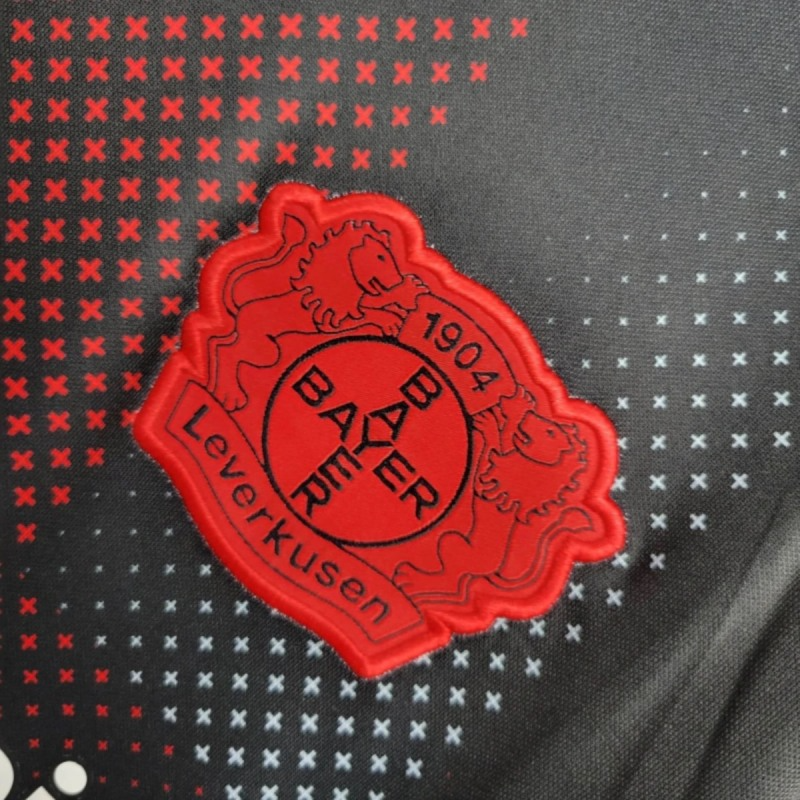 camisa-camiseta-bayer-leverkusen-04-nb-new-balance-barmenia-gothaer-versao-torcedor-masculina-25-26-home-casa-i-principal-1-vermelha-vermelho-preta-preto-cinza-branco_1_7