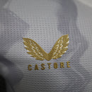 camisa-camiseta-bayer-leverkusen-castore-barmenia-versao-versao-jogador-masculina-24-25-away-fora-ii-secundaria-2-branca-branco-dourado-dourada_6