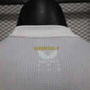 camisa-camiseta-bayer-leverkusen-castore-barmenia-versao-versao-jogador-masculina-24-25-away-fora-ii-secundaria-2-branca-branco-dourado-dourada_9