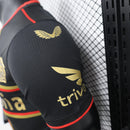 camisa-camiseta-bayer-leverkusen-castore-barmenia-versao-versao-jogador-masculina-24-25-edicao-edicao-especial-champions-preta-preto-dourada-dourado_9