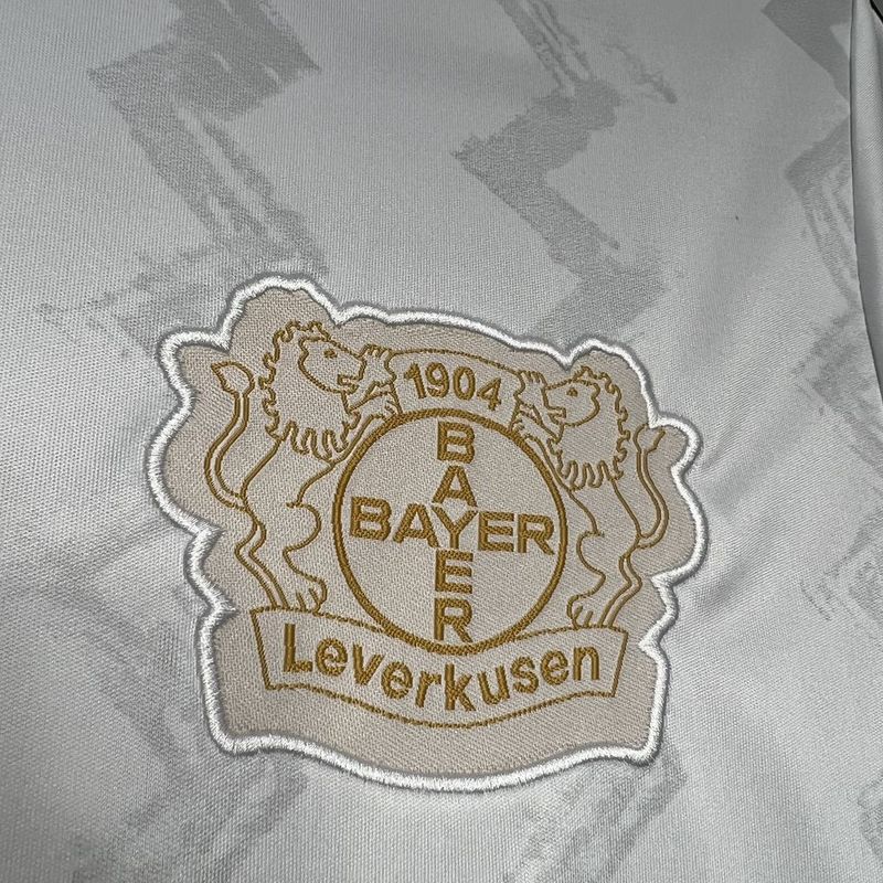 camisa-camiseta-bayer-leverkusen-castore-barmenia-versao-versao-torcedor-masculina-24-25-away-fora-ii-secundaria-2-branca-branco-dourado-dourada_5