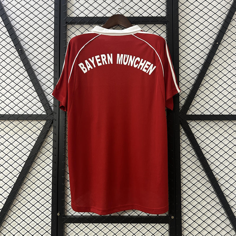 camisa-camiseta-bayern-munchen-adidas-T-com-versao-versao-torcedor-masculina-05-06-home-casa-i-principal-1-retro-retro-vermelha-vermelho-branca-branco_2