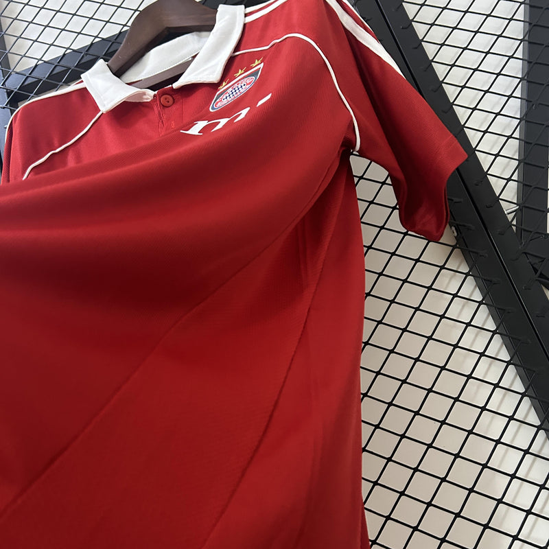 camisa-camiseta-bayern-munchen-adidas-T-com-versao-versao-torcedor-masculina-05-06-home-casa-i-principal-1-retro-retro-vermelha-vermelho-branca-branco_4