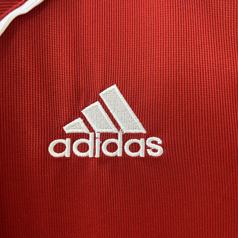 camisa-camiseta-bayern-munchen-adidas-T-com-versao-versao-torcedor-masculina-05-06-home-casa-i-principal-1-retro-retro-vermelha-vermelho-branca-branco_7