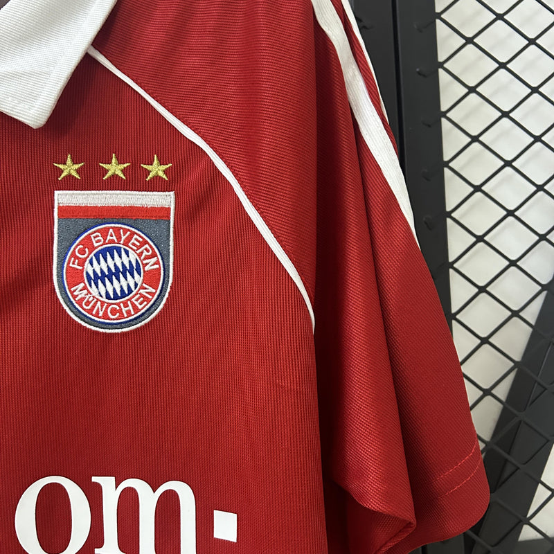 camisa-camiseta-bayern-munchen-adidas-T-com-versao-versao-torcedor-masculina-05-06-home-casa-i-principal-1-retro-retro-vermelha-vermelho-branca-branco_8