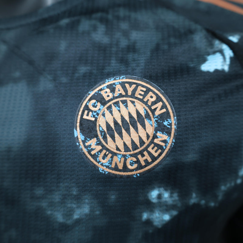 camisa-camiseta-bayern-munchen-adidas-T-versao-versao-jogador-masculina-24-25-away-fora-ii-secundaria-2-preta-preto-azul-vermelha-vermelho_9
