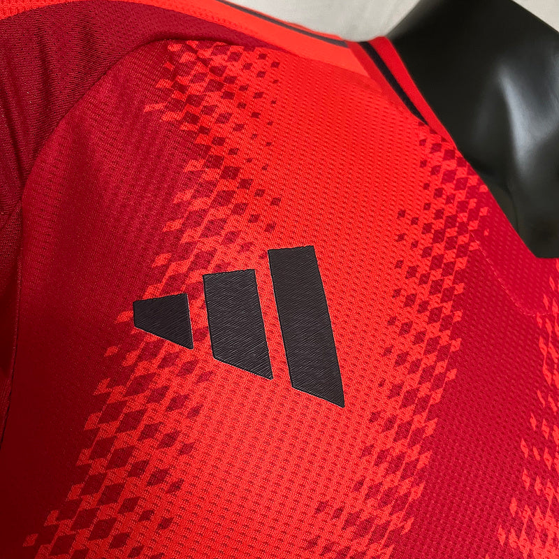 camisa-camiseta-bayern-munchen-adidas-T-versao-versao-jogador-masculina-24-25-home-casa-i-principal-1-vermelha-vermelho-preta-preto_4