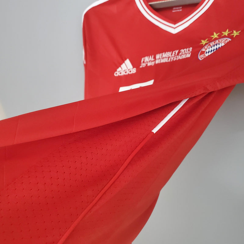 camisa-camiseta-bayern-munchen-adidas-T-versao-versao-torcedor-masculina-12-13-home-casa-i-principal-1-retro-retro-vermelha-vermelho-branca-branco_5