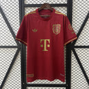 camisa-camiseta-bayern-munchen-adidas-T-versao-versao-torcedor-masculina-25-26-edicao-edicao-especial-125-anos-vermelha-vermelho-dourada-dourado_1