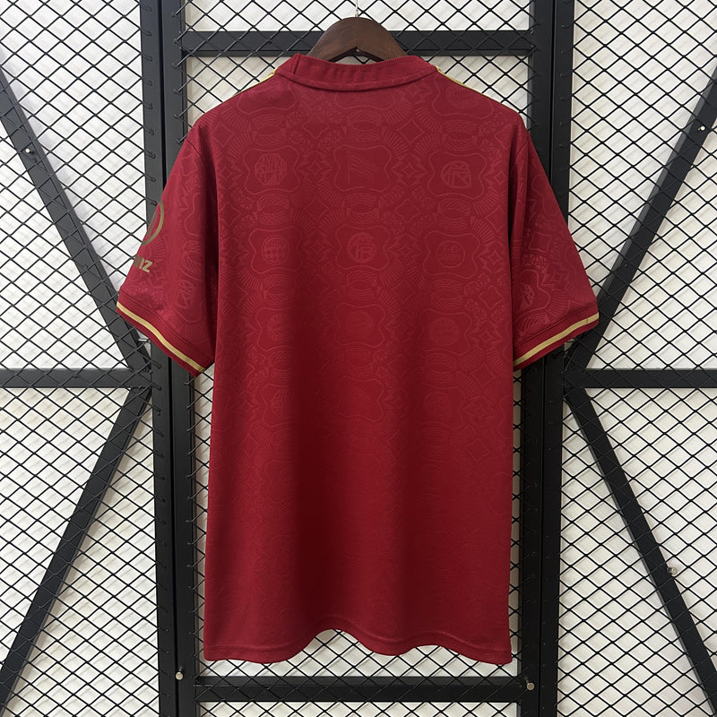 camisa-camiseta-bayern-munchen-adidas-T-versao-versao-torcedor-masculina-25-26-edicao-edicao-especial-125-anos-vermelha-vermelho-dourada-dourado_8