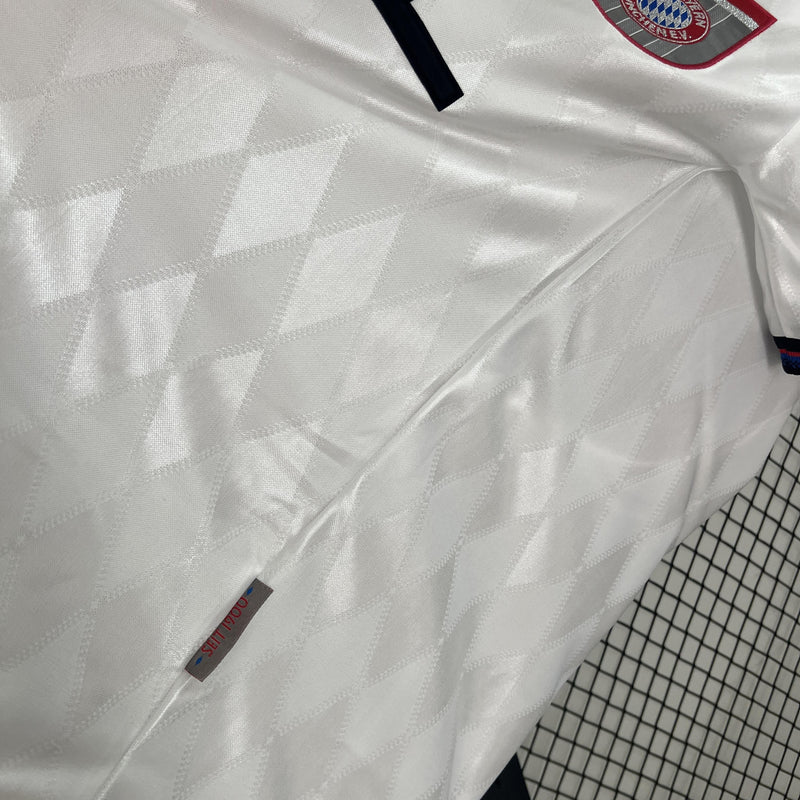 camisa-camiseta-bayern-munchen-adidas-opel-versao-torcedor-masculina-96-98-away-fora-ii-secundaria-2-branca-branco-vermelha-vermelho-azul-preta-preto-retro-retro_4
