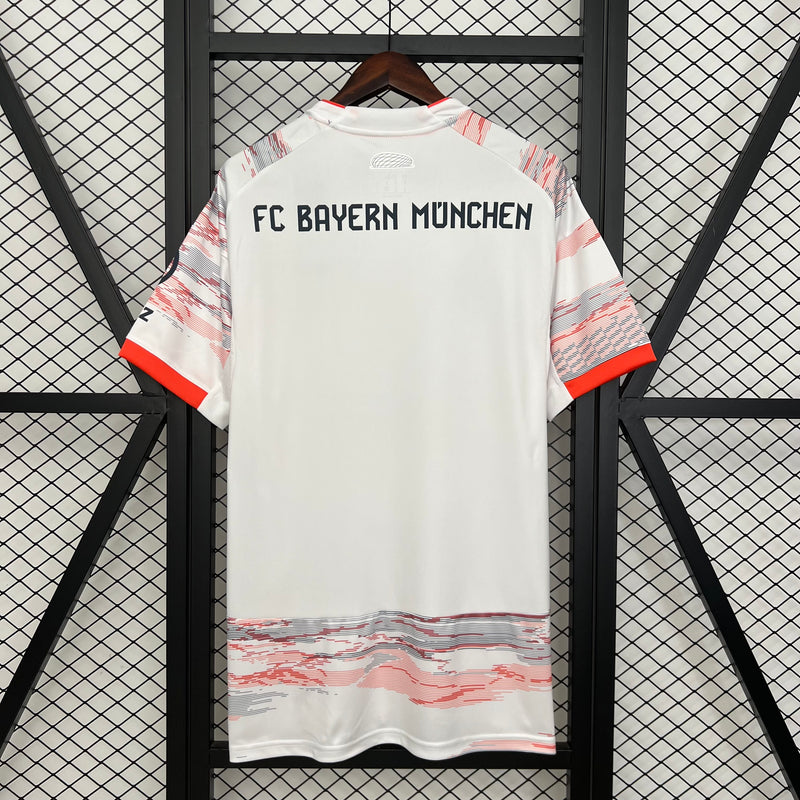camisa-camiseta-bayern-munchen-de-munique-adidas-t-mobile-versao-torcedor-masculina-25-26-away-fora-ii-secundaria-2-vermelha-vermelho-branca-branco-cinza-preta-preto_8