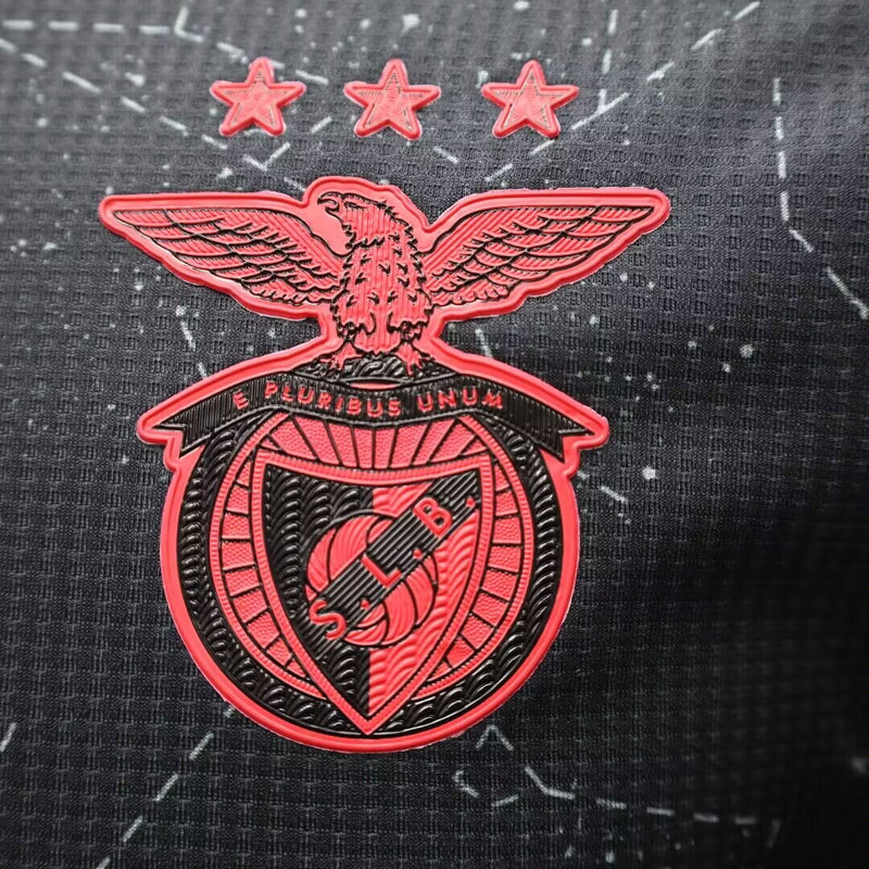 camisa-camiseta-benfica-adidas-emirates-fly-better-versao-versao-jogador-masculina-24-25-away-fora-ii-secundaria-2-vermelha-vermelho-preto-preta_5