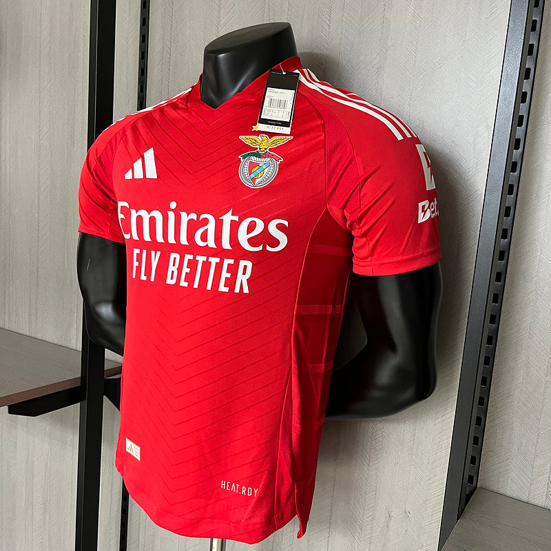 camisa-camiseta-benfica-adidas-emirates-fly-better-versao-versao-jogador-masculina-24-25-home-casa-i-principal-1-vermelha-vermelho-branca-branco_10