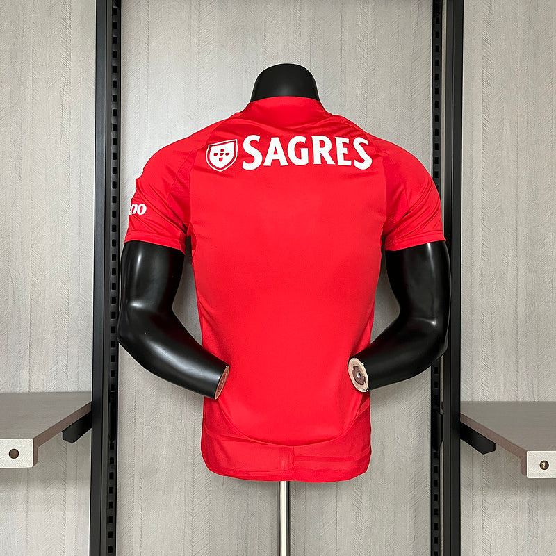 camisa-camiseta-benfica-adidas-emirates-fly-better-versao-versao-jogador-masculina-24-25-home-casa-i-principal-1-vermelha-vermelho-branca-branco_2