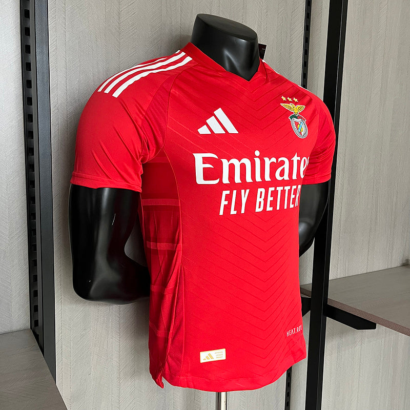 camisa-camiseta-benfica-adidas-emirates-fly-better-versao-versao-jogador-masculina-24-25-home-casa-i-principal-1-vermelha-vermelho-branca-branco_8