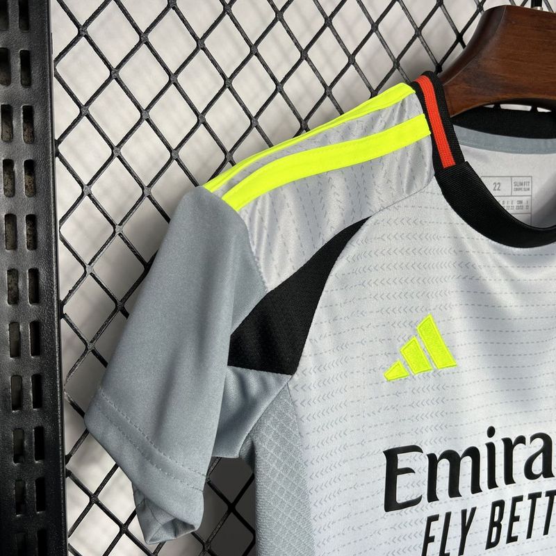 camisa-camiseta-benfica-adidas-emirates-fly-better-versao-versao-torcedor-conjunto-infantil-kids-24-25-third-away-fora-iii-terceira-3-cinza-verde-branca-branco-preta-pr_5