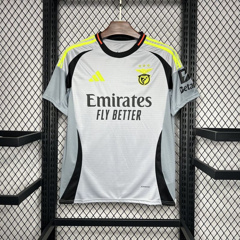 camisa-camiseta-benfica-adidas-emirates-fly-better-versao-versao-torcedor-masculina-24-25-third-away-fora-iii-terceira-3-cinza-verde-branca-branco-preta-preto_1