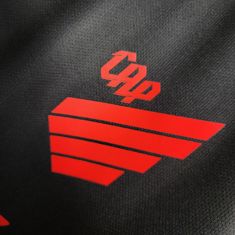 camisa-camiseta-cap-athletico-paranaense-umbro-esportes-da-sorte-versao-versao-torcedor-feminina-23-24-away-fora-ii-secundaria-2-vermelha-preta-vermelho-preto_4
