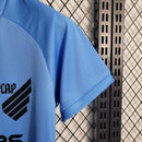 camisa-camiseta-cap-athletico-paranaense-umbro-esportes-da-sorte-versao-versao-torcedor-feminina-23-24-away-third-fora-iii-terceira-3-azul-preto-preta_7