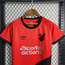 camisa-camiseta-cap-athletico-paranaense-umbro-esportes-da-sorte-versao-versao-torcedor-feminina-23-24-home-casa-i-principal-1-vermelha-preta-vermelho-preto_4