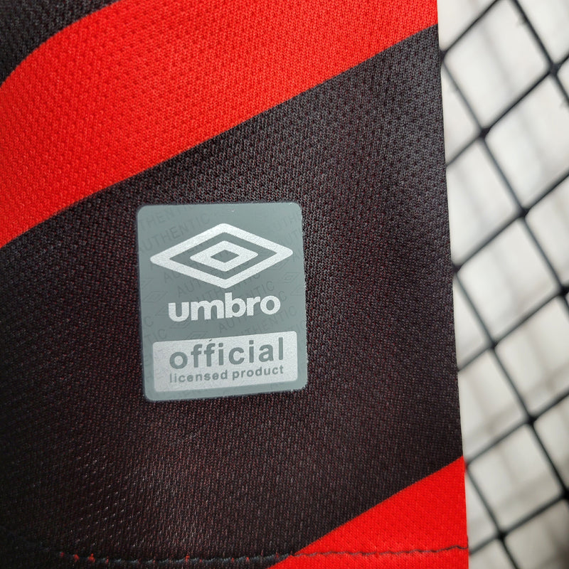 camisa-camiseta-cap-athletico-paranaense-umbro-esportes-da-sorte-versao-versao-torcedor-feminina-23-24-home-casa-i-principal-1-vermelha-preta-vermelho-preto_5