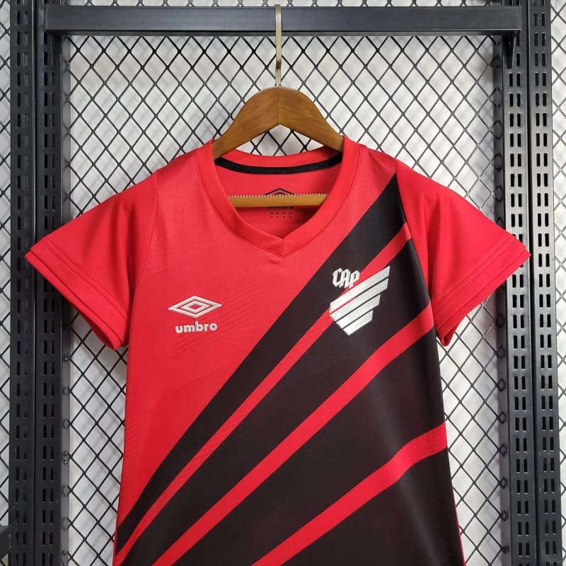 camisa-camiseta-cap-athletico-paranaense-umbro-esportes-da-sorte-versao-versao-torcedor-feminina-24-25-home-casa-i-principal-1-vermelha-preta-vermelho-preto_7