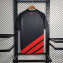 camisa-camiseta-cap-athletico-paranaense-umbro-esportes-da-sorte-versao-versao-torcedor-masculina-23-24-away-fora-ii-secundaria-2-vermelha-preta-vermelho-preto_3