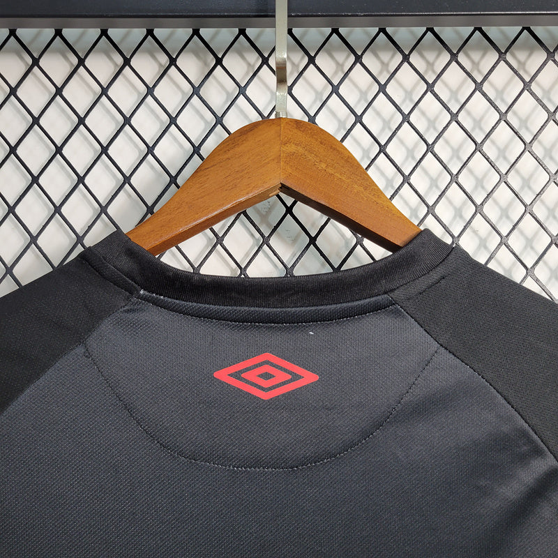 camisa-camiseta-cap-athletico-paranaense-umbro-esportes-da-sorte-versao-versao-torcedor-masculina-23-24-away-fora-ii-secundaria-2-vermelha-preta-vermelho-preto_9