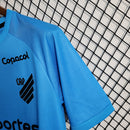 camisa-camiseta-cap-athletico-paranaense-umbro-esportes-da-sorte-versao-versao-torcedor-masculina-23-24-away-third-fora-iii-terceira-3-azul-preto-preta_2