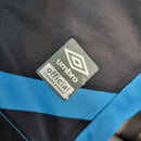 camisa-camiseta-cap-athletico-paranaense-umbro-esportes-da-sorte-versao-versao-torcedor-masculina-23-24-away-third-fora-iii-terceira-3-azul-preto-preta_4