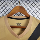 camisa-camiseta-cap-athletico-paranaense-umbro-esportes-da-sorte-versao-versao-torcedor-masculina-24-25-away-fora-ii-secundaria-2-vermelha-preta-vermelho-preto-bege_6