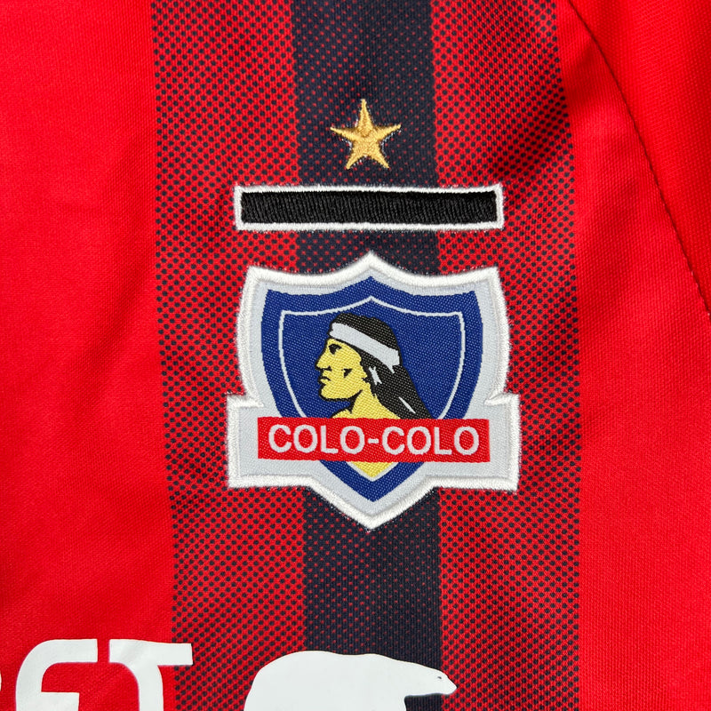 camisa-camiseta-colo-colocolo-adidas-infantil-kids-kid-kit-feminina-versao-versao-torcedor-masculina-23-24-away-fora-ii-secundaria-2-vermelha-preta-branca-vermelho-preto-branco_10