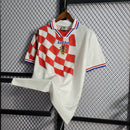 camisa-camiseta-croacia-croacia-selecao-selecao-croata-lotto-versao-versao-torcedor-masculina-1998-home-casa-i-principal-1-vermelha-branca-vermelho-branco-azul-retro-retro_5_3824bd38-cce3-468f-aa2b-861d32ff1fca